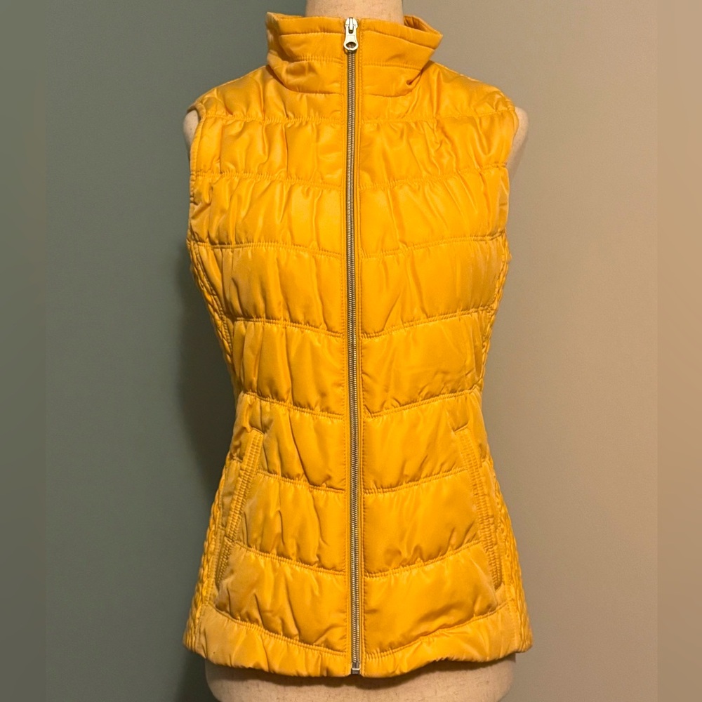 Women’s puffer vest. Petite small. New with tags!